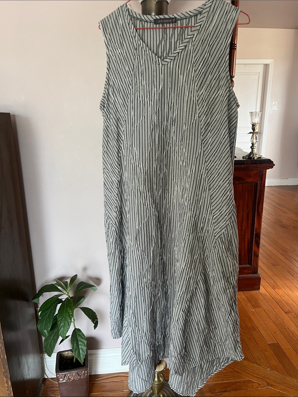 cut loose Sleeveless Asymmetrical Wavy Striped Dress - Black & Gray